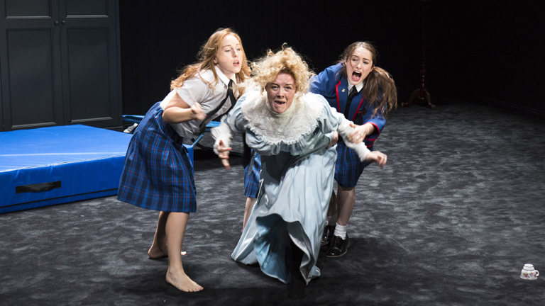 Picnic at Hanging Rock (2018)